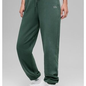 ALO Yoga UNISEX Clover Green Accolade Sweatpants